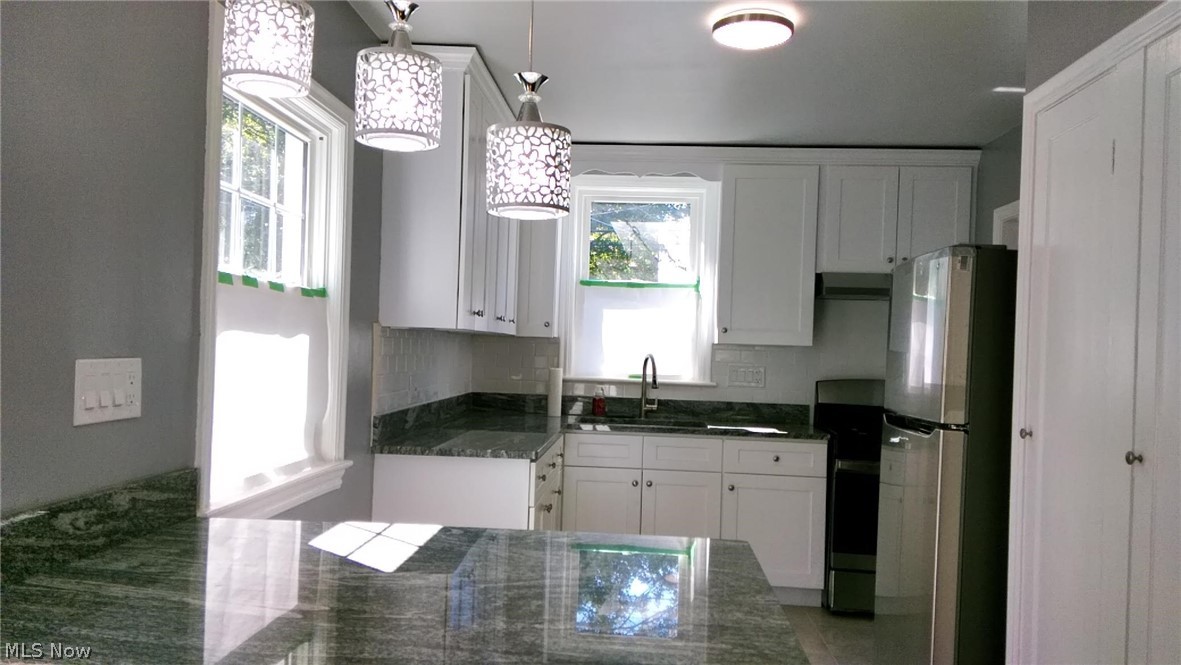 1044 Oxford Road Cleveland, OH 44121 - Photo 2 of 12 Gallery Image 2