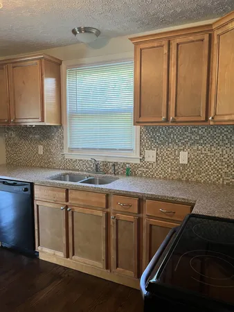 $2,000 | 5925 Carl Place, Nashville, TN 37209