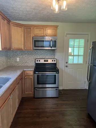 $2,000 | 5925 Carl Place, Nashville, TN 37209