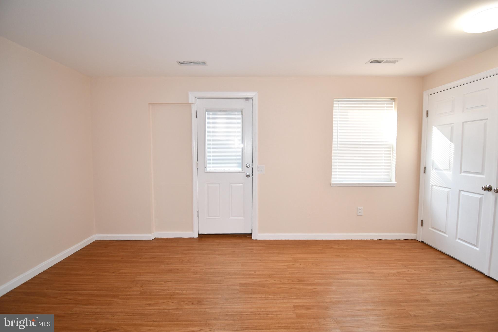 1666 Colonial Way Frederick, MD 21702 - Photo 52 of 62 Bright and airy entryway space.