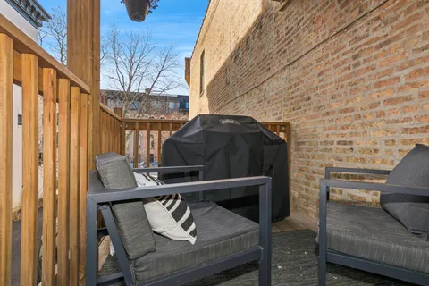 $625,000 | 2427 North Seminary Avenue, Unit 1, Chicago, IL 60614
