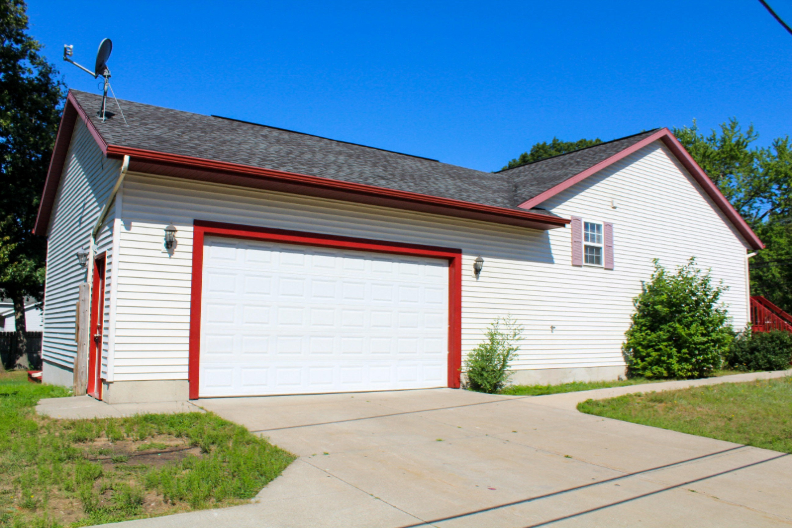 1373 Horton Road Muskegon, MI 49445 - Photo 6 of 36 Exterior Side