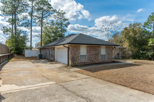 $2,500 | 6100 Saddle Horse Lane, Crestview, FL 32536