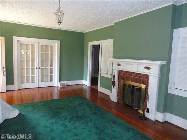 276 Marginal Street Cooleemee, NC 27014 - Photo 6 of 14 Living Room.