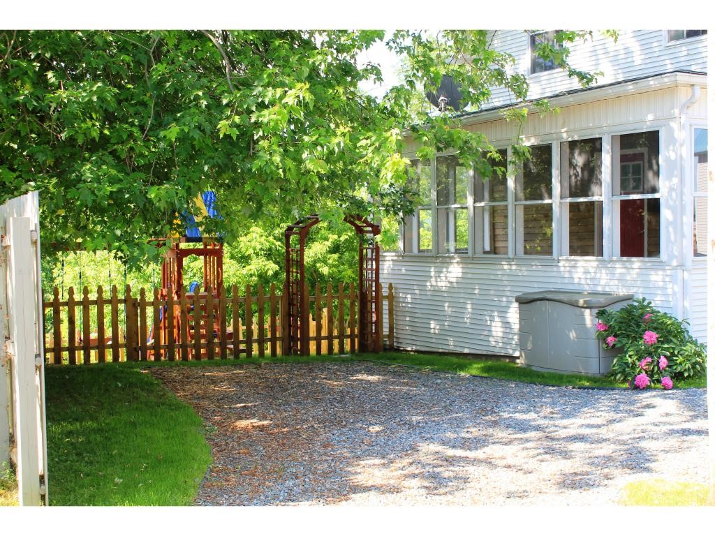 27 Short Spring Street Newport, VT 05855 - Photo 3 of 24 Gallery Image 3