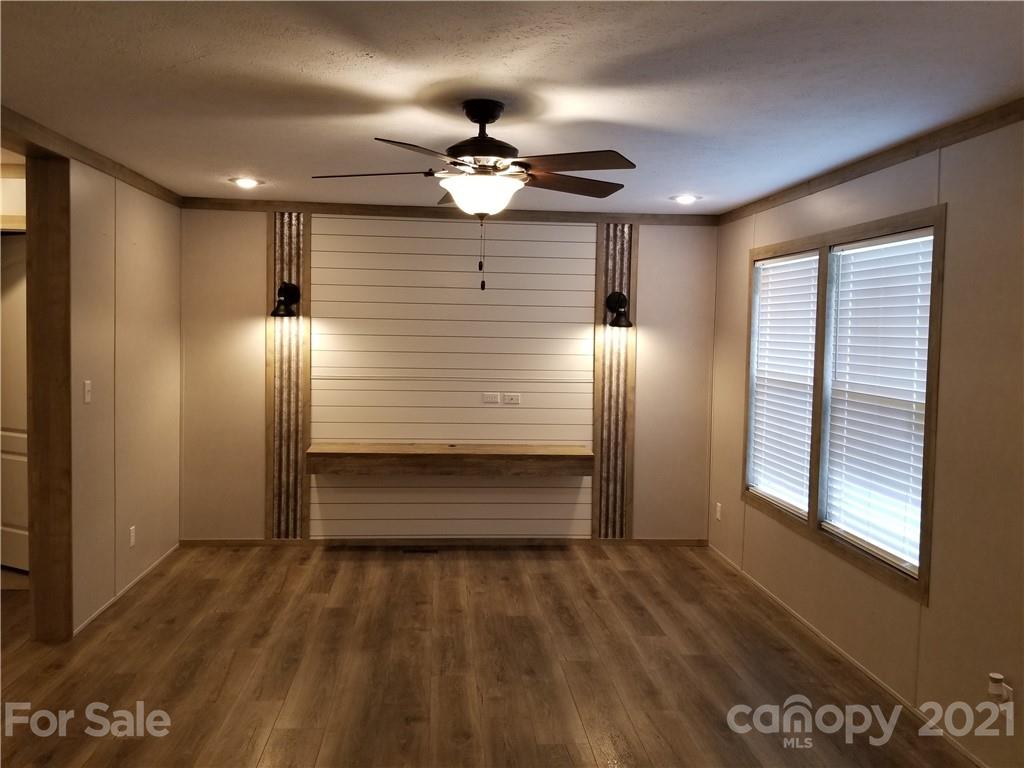 406 North Rutherford Street, Unit 17 Blacksburg, SC 29702 - Photo 4 of 17 Gallery Image 4
