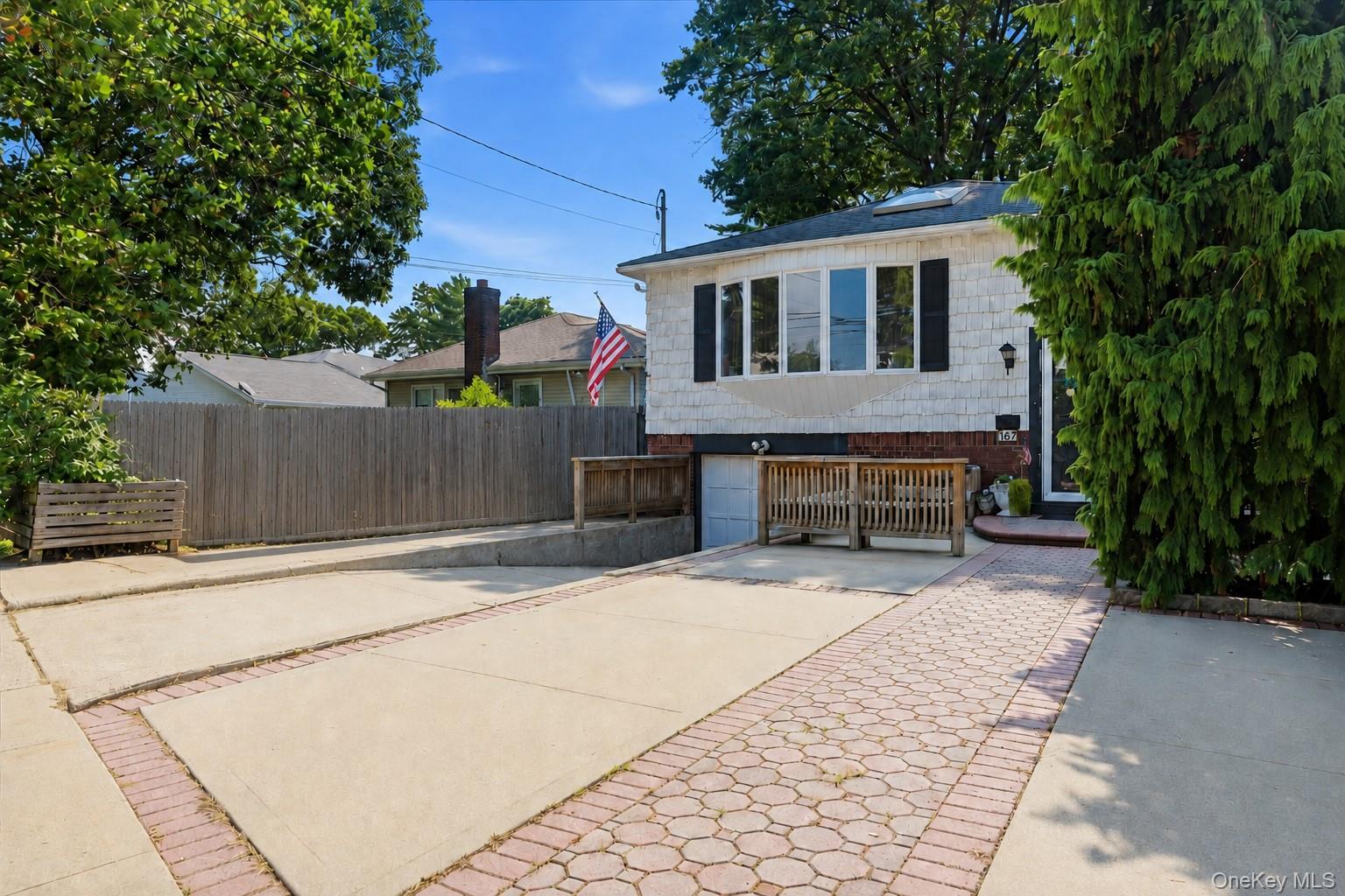 167 Lyon Street Valley Stream, NY 11580 - Photo 2 of 35
