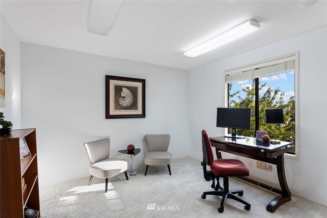 14907 Southeast 64th Street Bellevue, WA 98006 - Photo 18 of 26