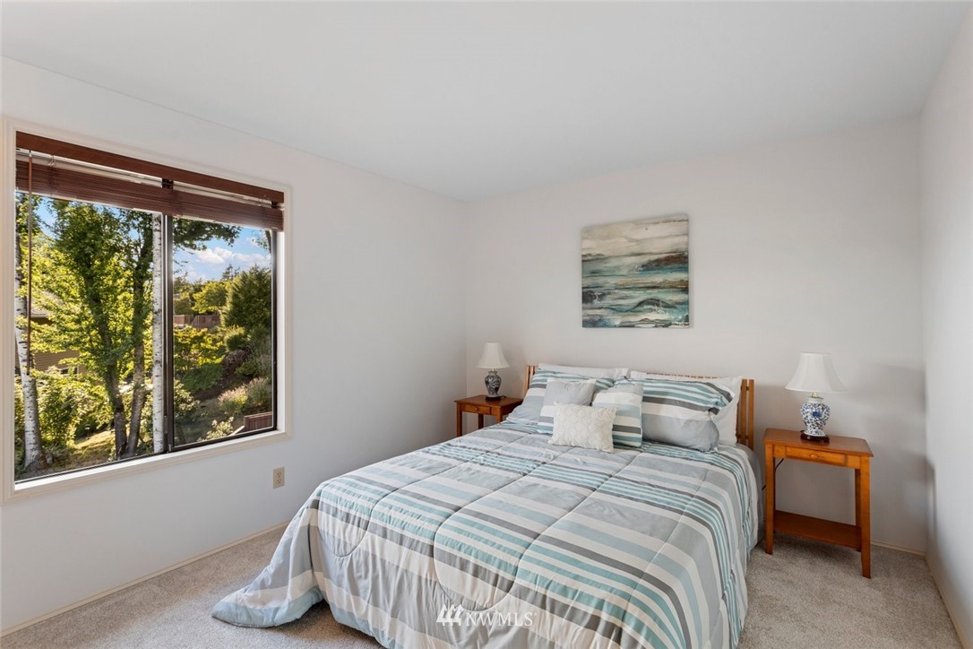 14907 Southeast 64th Street Bellevue, WA 98006 - Photo 19 of 26