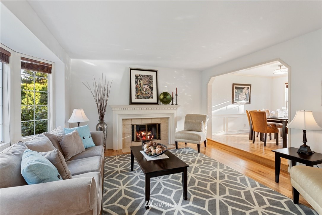 14907 Southeast 64th Street Bellevue, WA 98006 - Photo 4 of 26