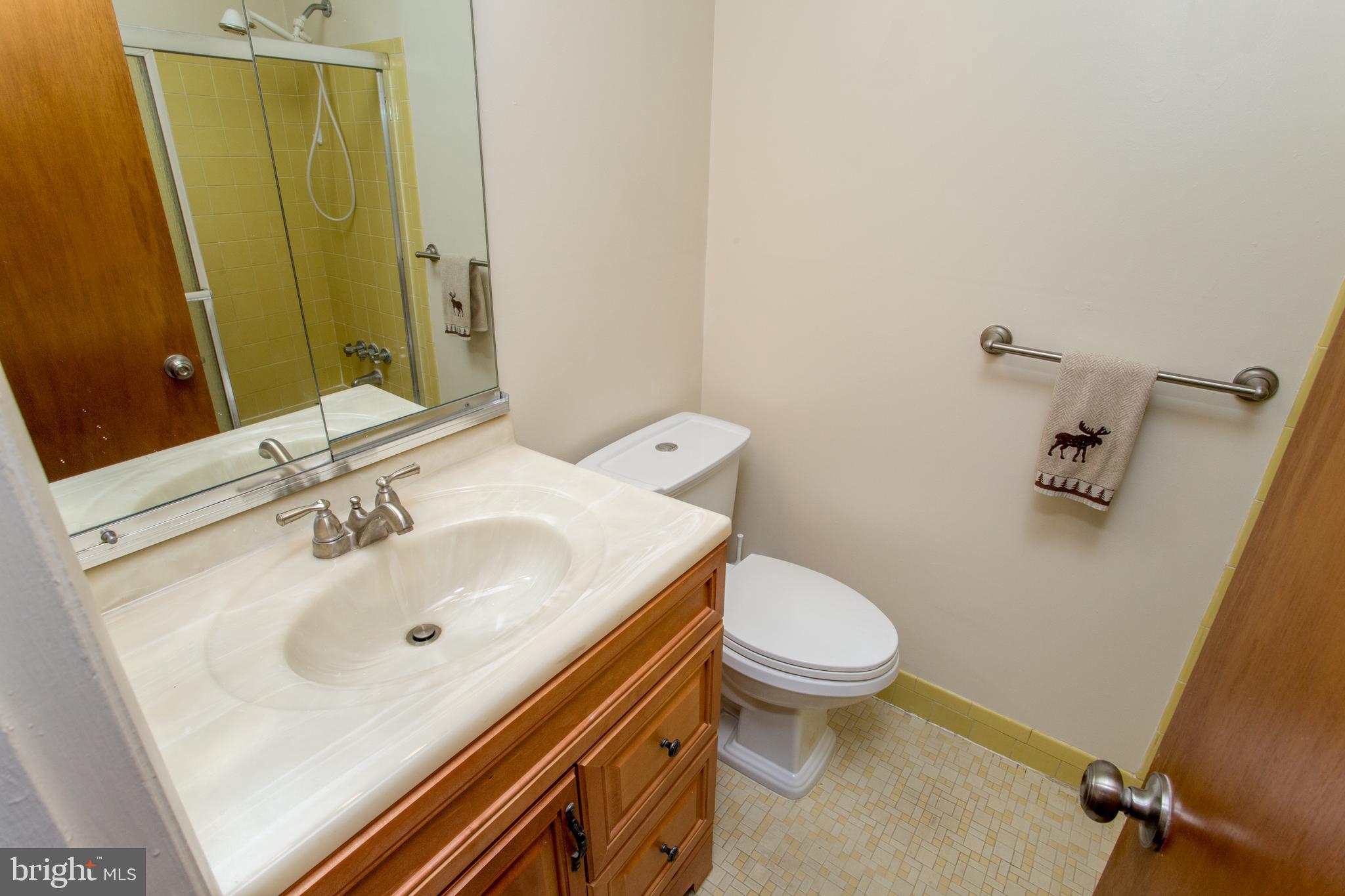 10825 Academy Road Philadelphia, PA 19154 - Photo 38 of 56 Hall Bath