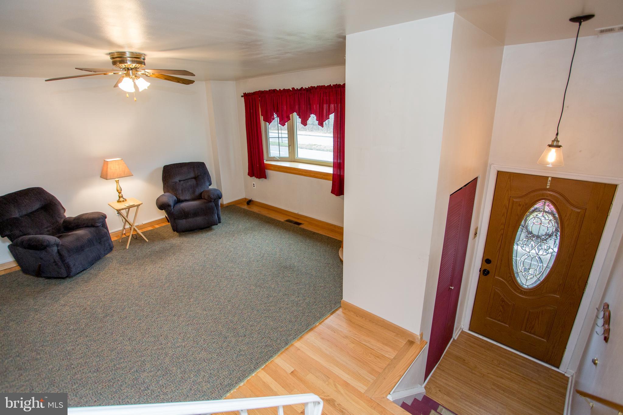 10825 Academy Road Philadelphia, PA 19154 - Photo 5 of 56 Living Room