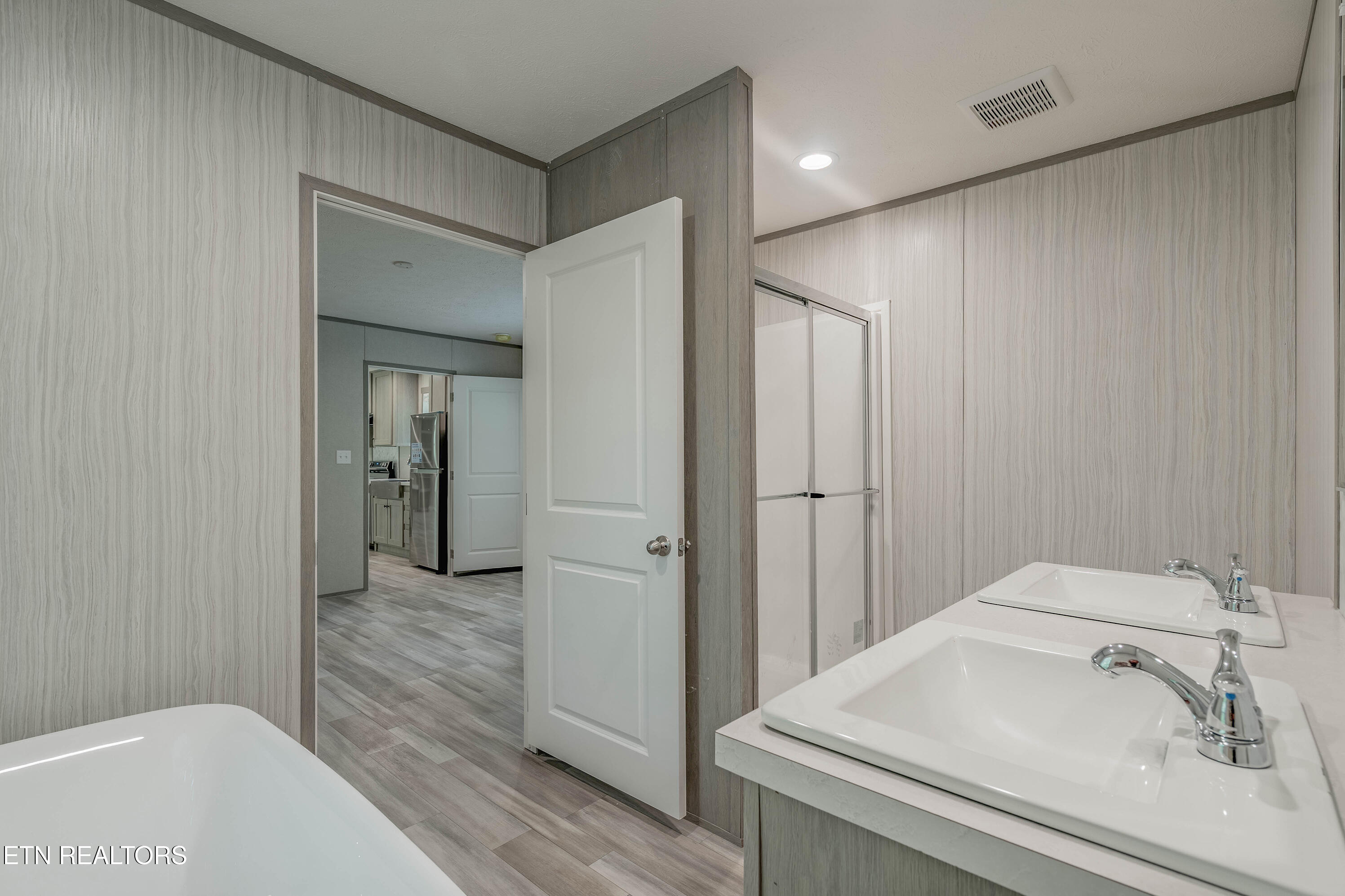 136 Sugar Road Oliver Springs, TN 37840 - Photo 17 of 26 A7305376-HDR