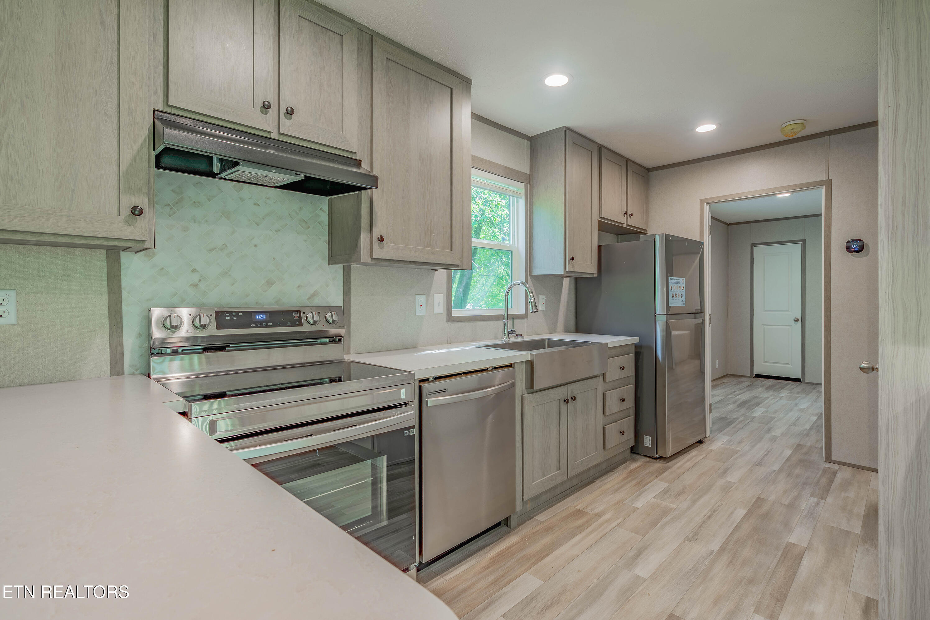 136 Sugar Road Oliver Springs, TN 37840 - Photo 9 of 26 A7305400-HDR