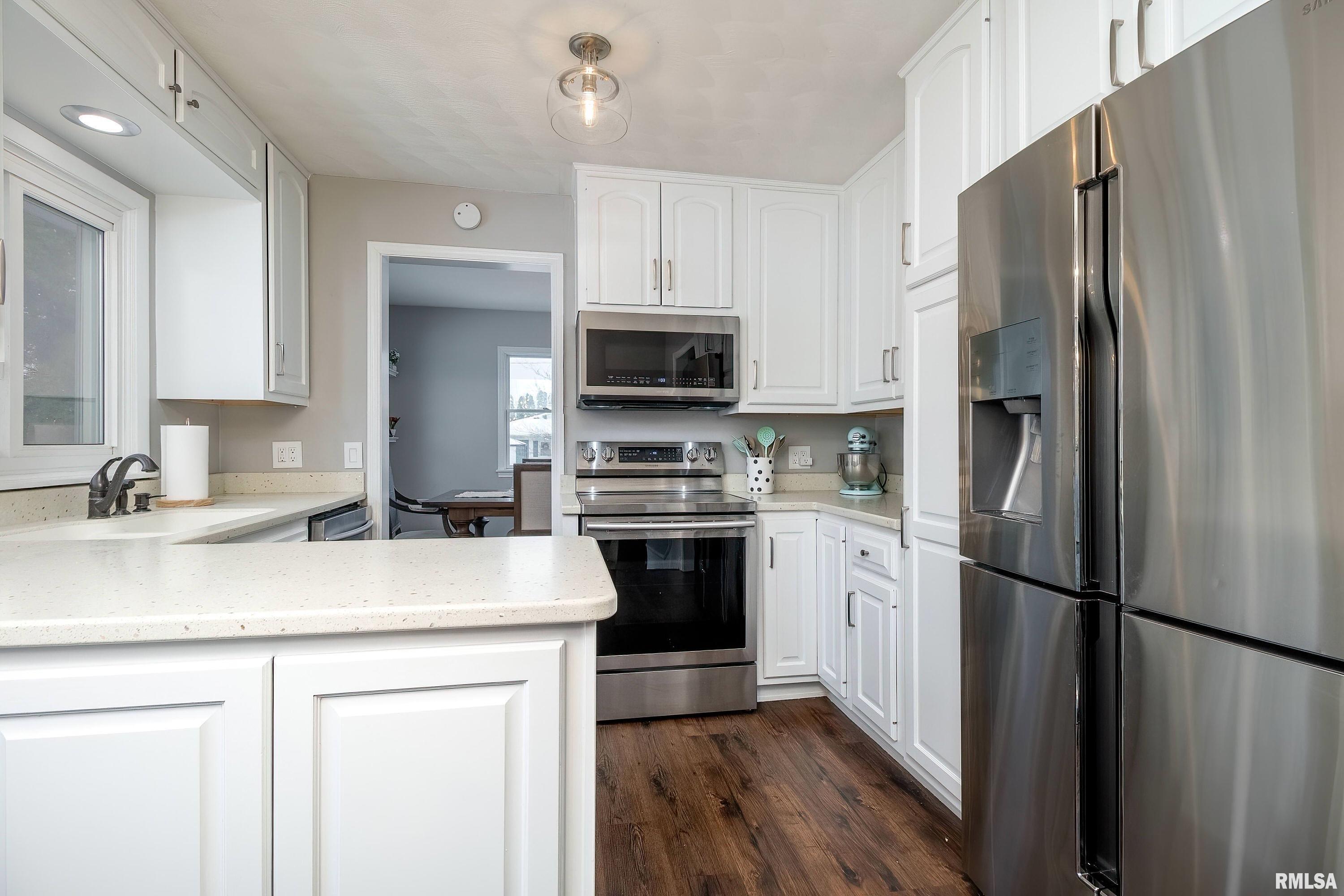 3705 Forest Road Davenport, IA 52807 - Photo 12 of 30 Gallery Image 12