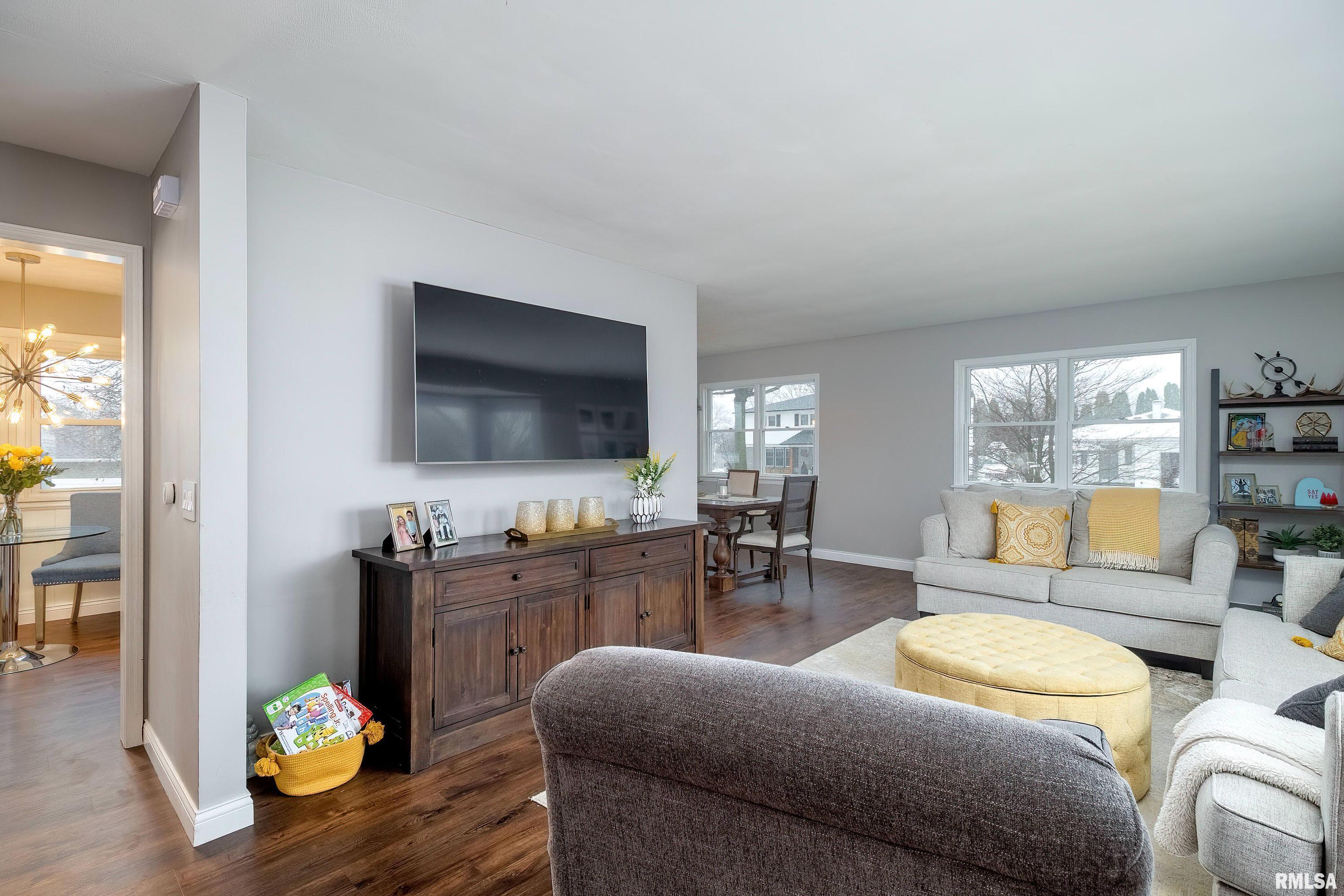 3705 Forest Road Davenport, IA 52807 - Photo 5 of 30 Gallery Image 5