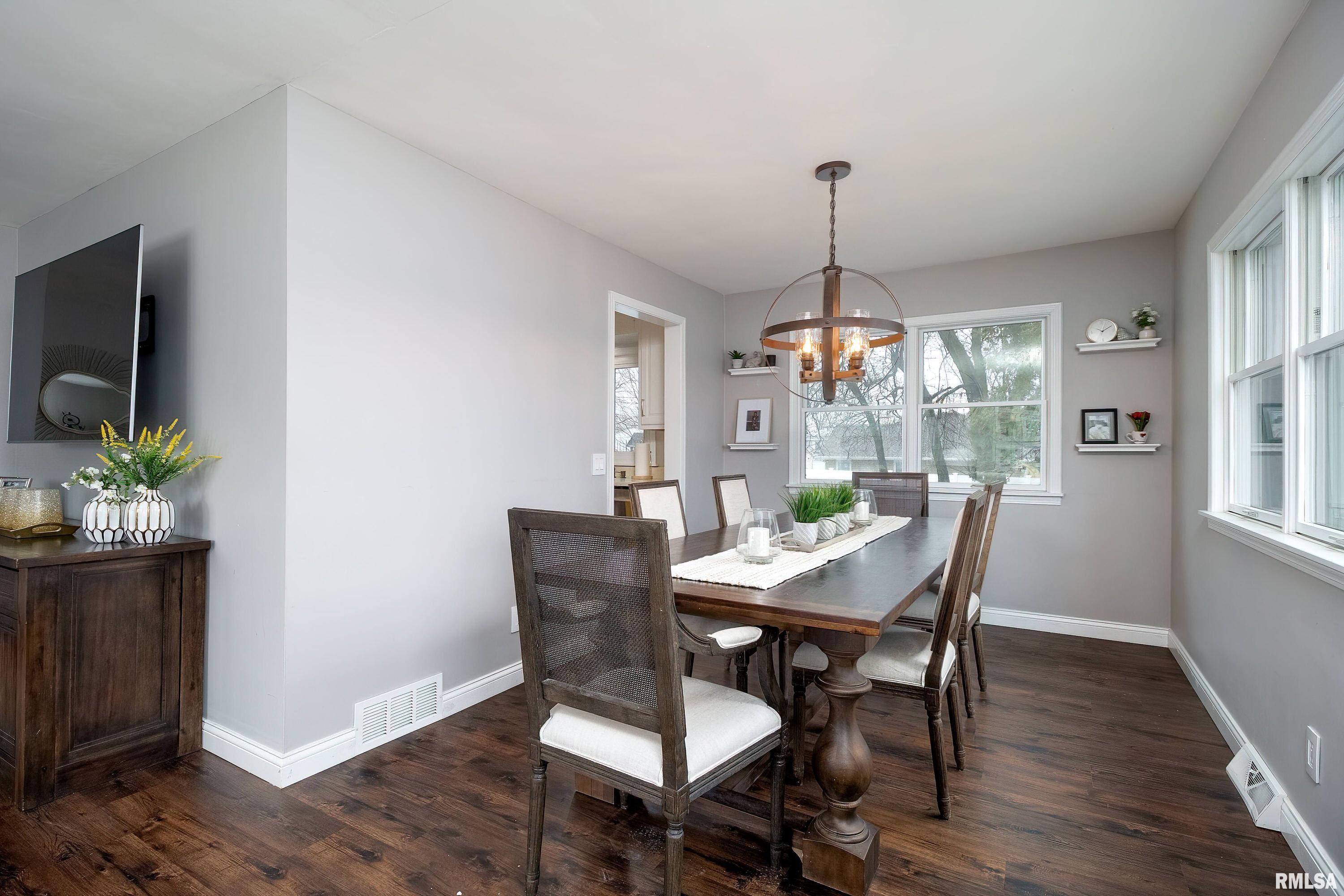3705 Forest Road Davenport, IA 52807 - Photo 9 of 30 Gallery Image 9