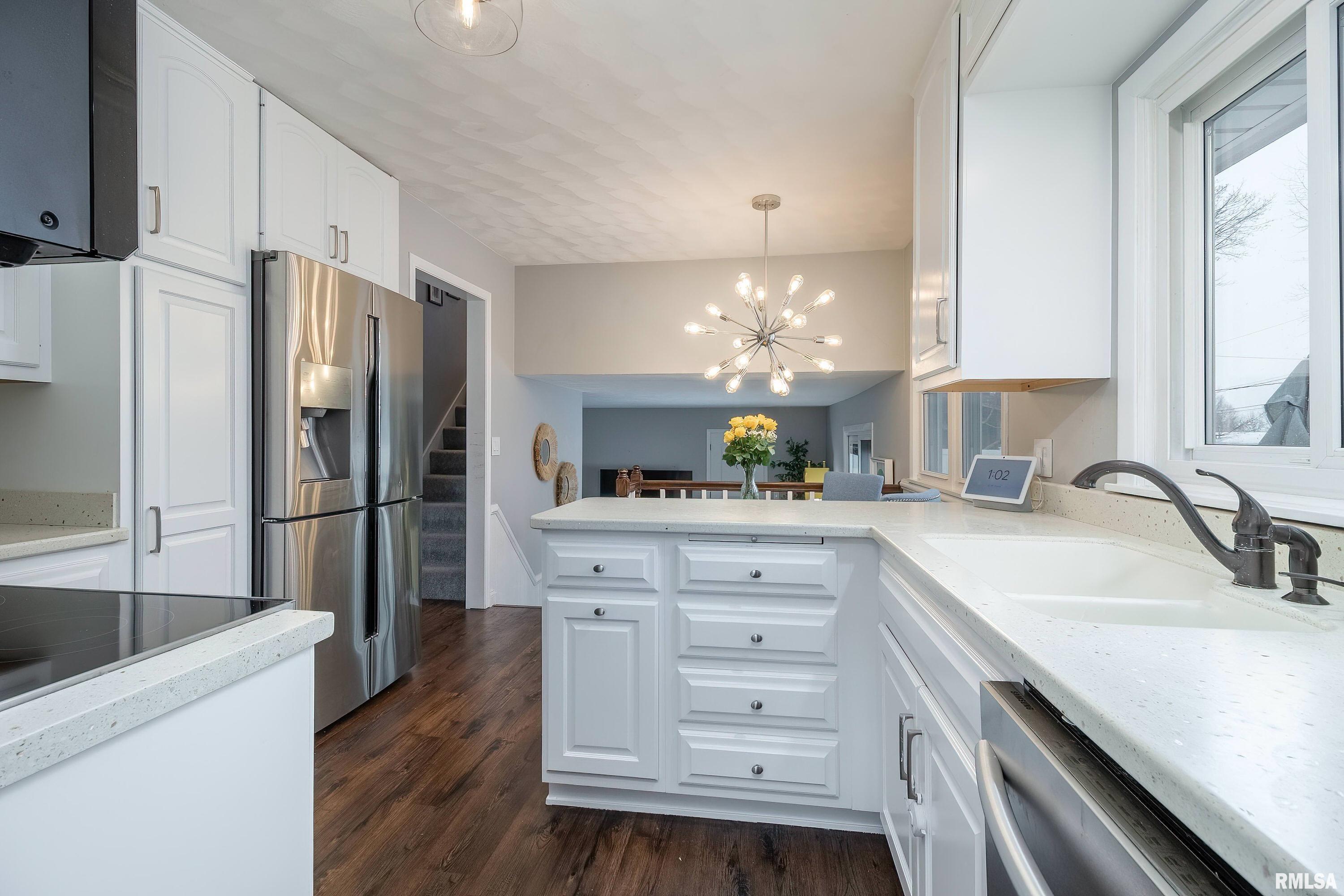 3705 Forest Road Davenport, IA 52807 - Photo 10 of 30 Gallery Image 10