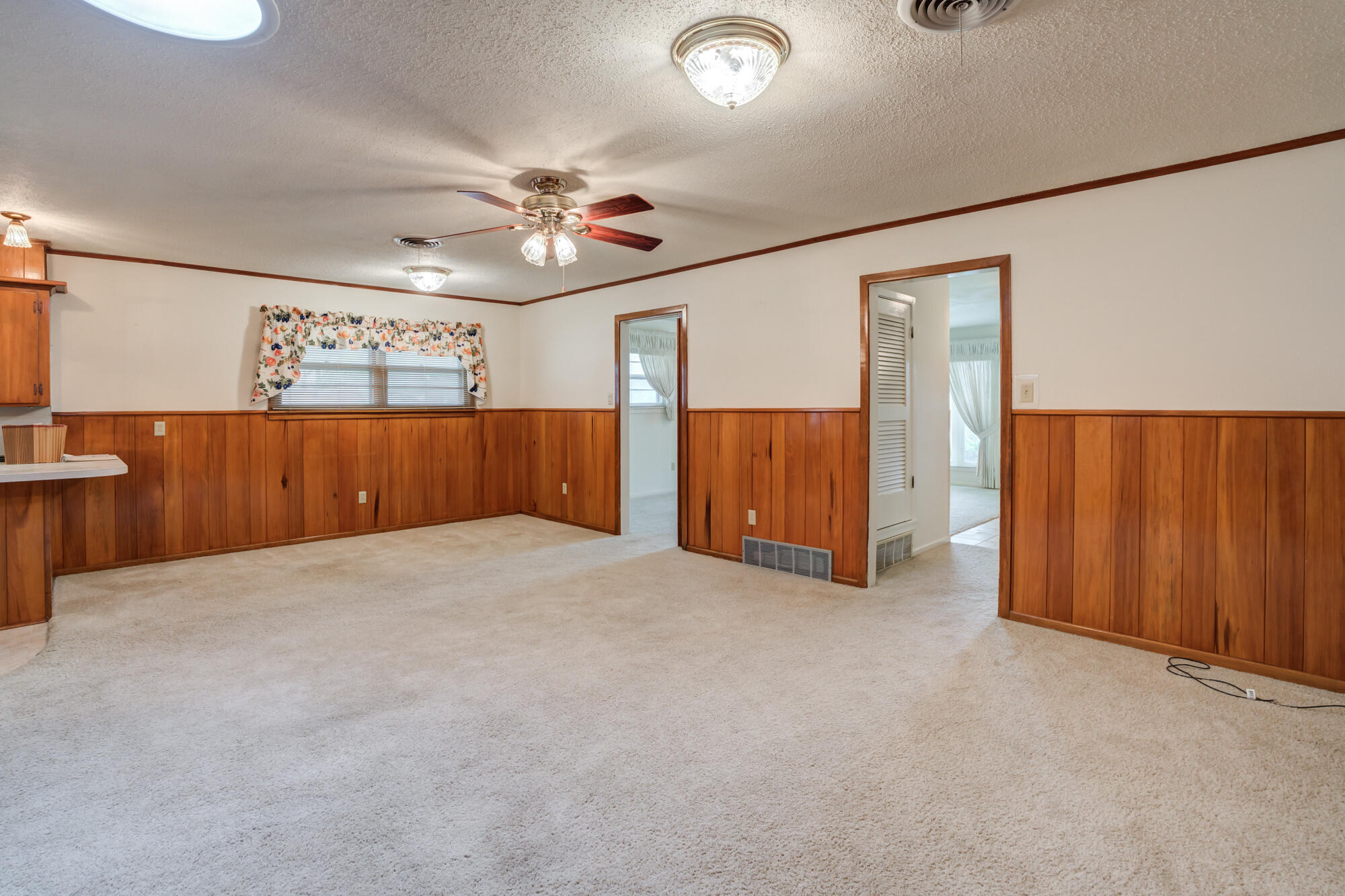 2302 55th Street Lubbock, TX 79412 - Photo 18 of 44 2302-55th-St_Lubbock-TX_32