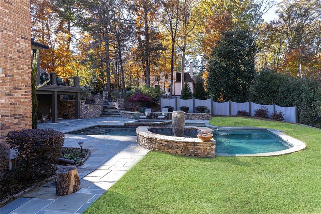 4276 Sentinel Post Road Northwest Atlanta, GA 30327 - Photo 2 of 34