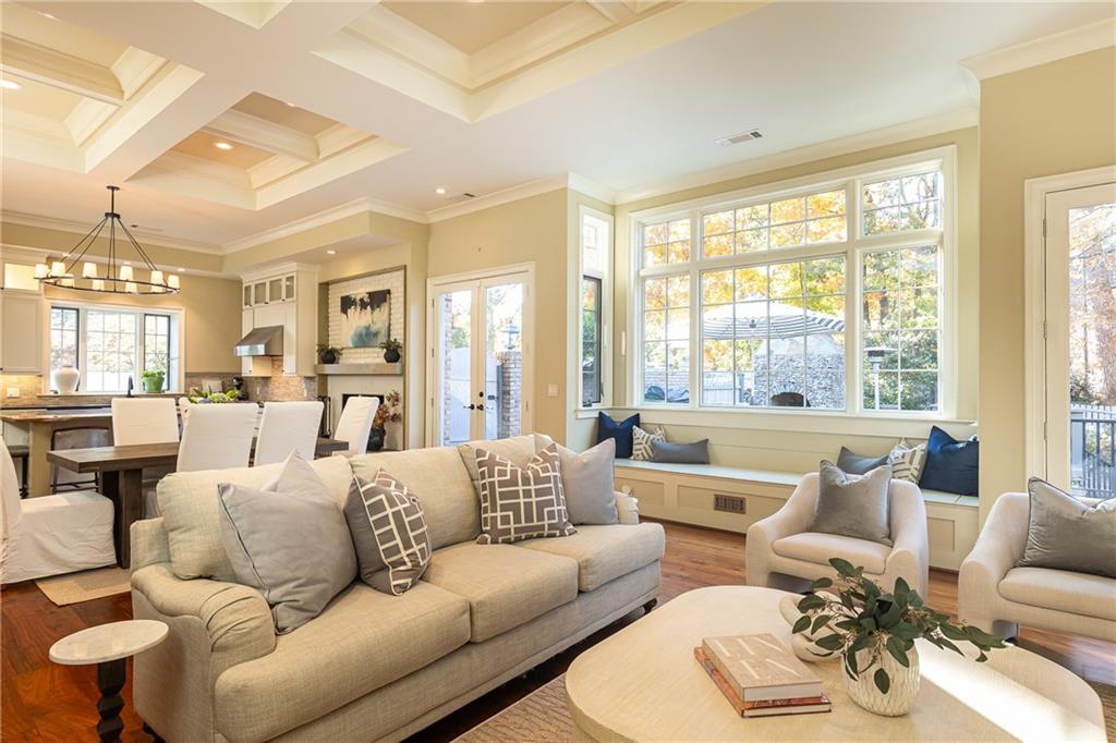 4276 Sentinel Post Road Northwest Atlanta, GA 30327 - Photo 4 of 34