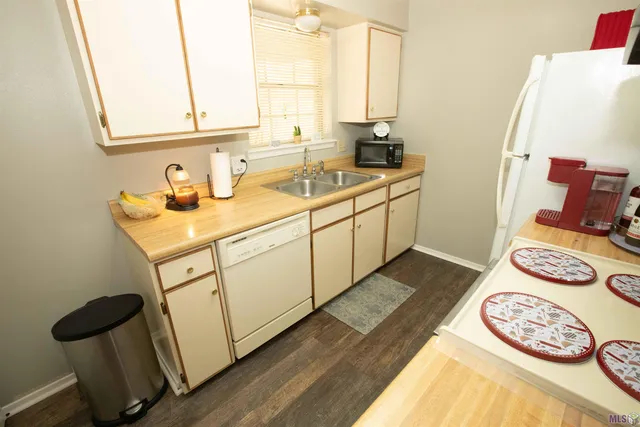 $120,000 | 9853 Jefferson Highway, Unit F19, Baton Rouge, LA 70809