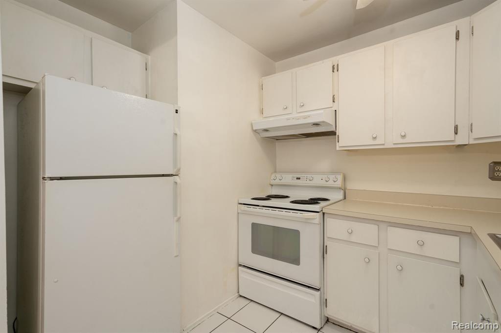 4909 Crooks Road, Unit D4 Royal Oak, MI 48073 - Photo 9 of 22 Gallery Image 9