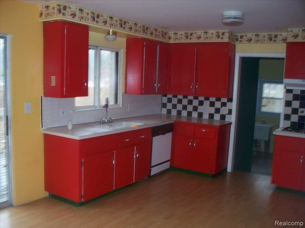 295 Michelson Road Rochester, MI 48307 - Photo 4 of 11 michelsonpelkeyalbion 002