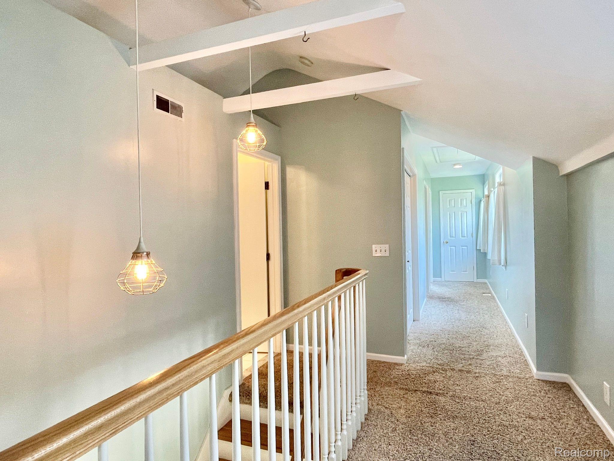 2807 Gravel Ridge Drive Rochester, MI 48307 - Photo 16 of 45 Upstairs hallway