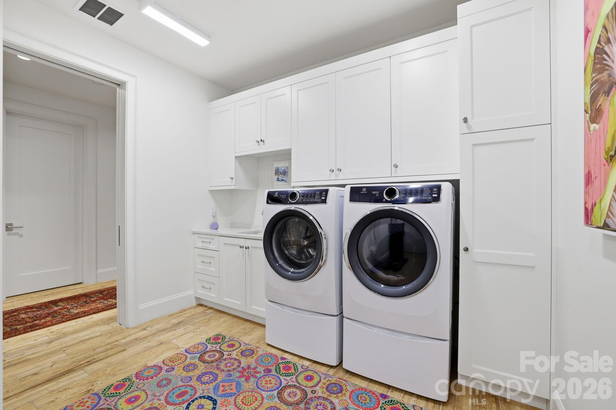 130 Cherokee Road, Unit 406 Charlotte, NC 28207 - Photo 35 of 48 Gallery Image 35