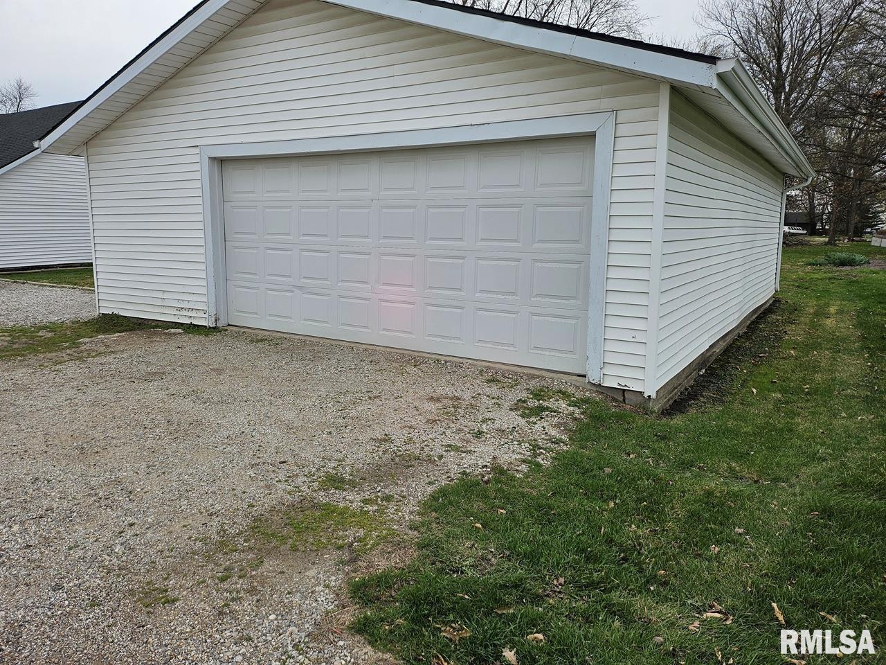 102 West Grand Avenue Modesto, IL 62667 - Photo 8 of 49 Gallery Image 8