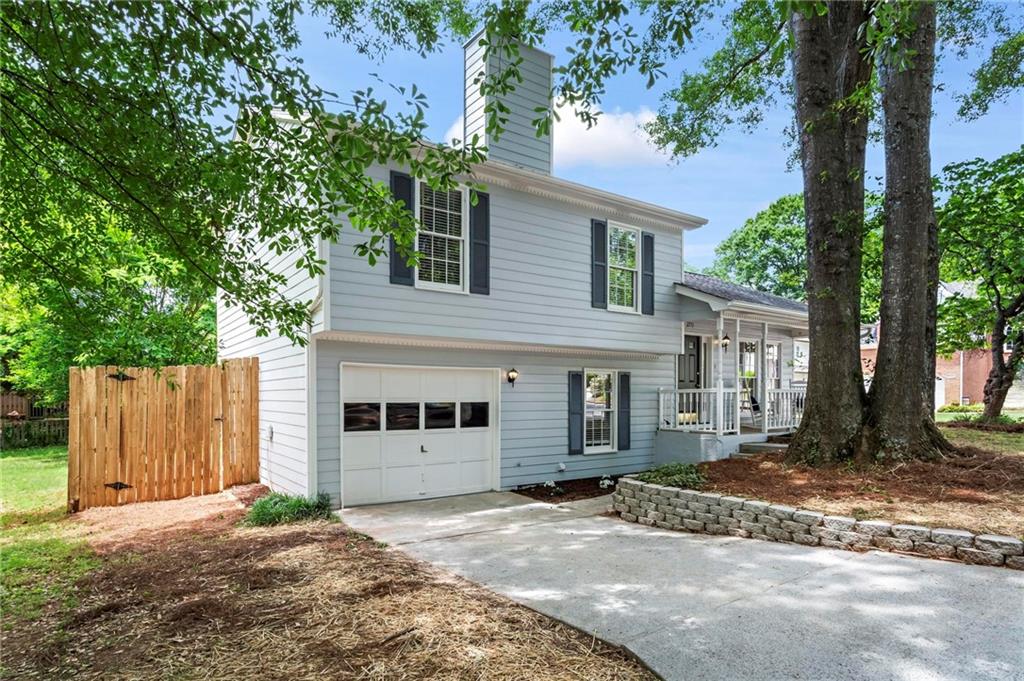 2771 Royal Bluff Decatur, GA 30030 - Photo 3 of 33