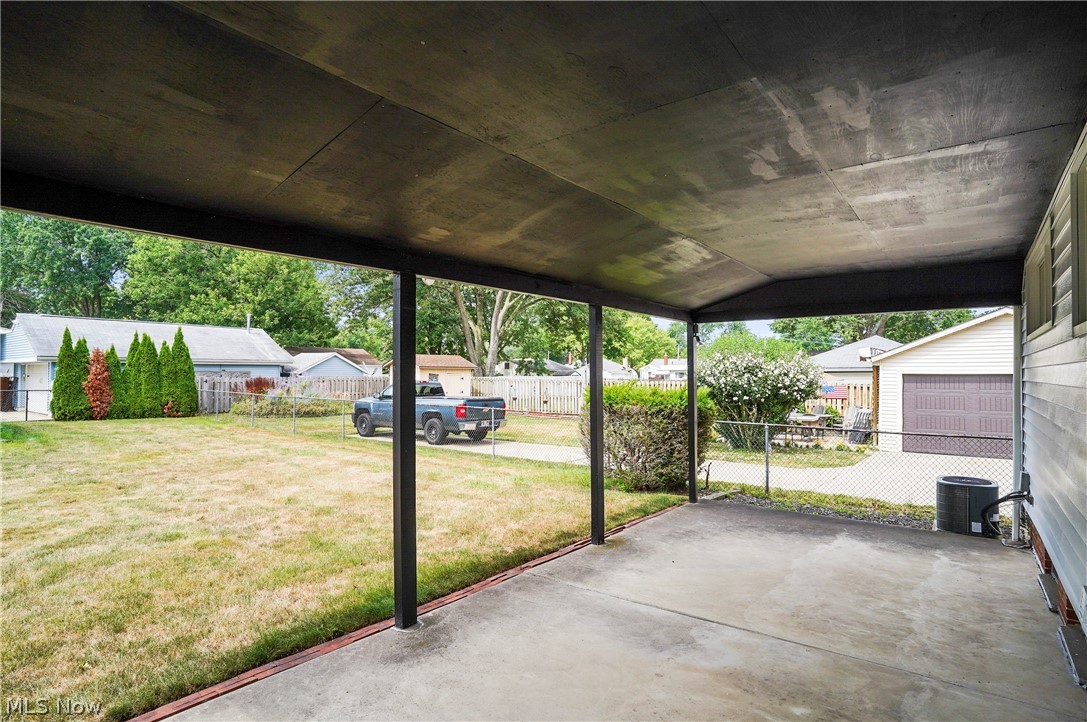 6746 Smith Road Cleveland, OH 44130 - Photo 6 of 28 Gallery Image 6