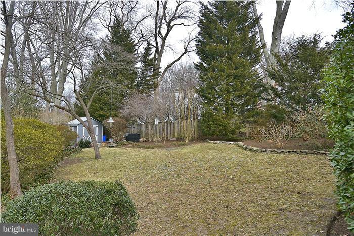 5901 Cobalt Road Bethesda, MD 20816 - Photo 10 of 30 BACKYARD