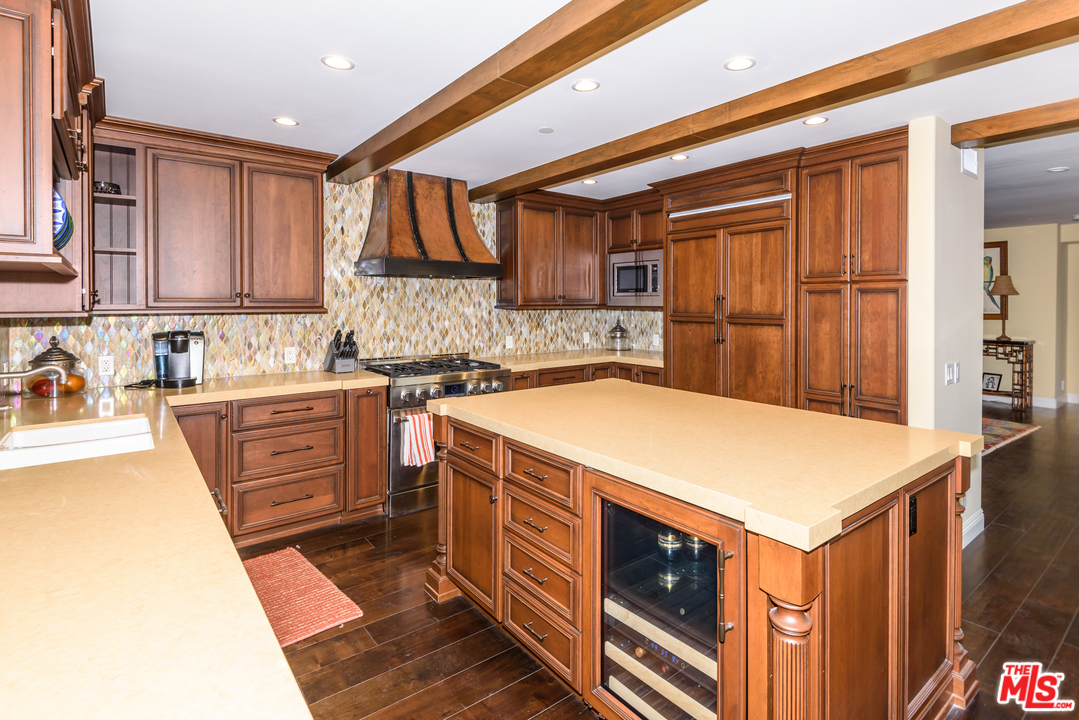 6309 Ocean Front Walk, Unit 301 Playa del Rey, CA 90293 - Photo 8 of 29 Gallery Image 8