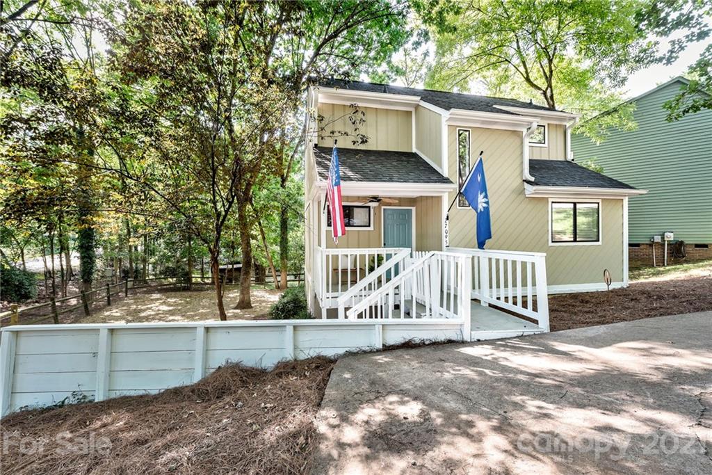 27095 Cove Lane Tega Cay, SC 29708 - Photo 2 of 47 Gallery Image 2