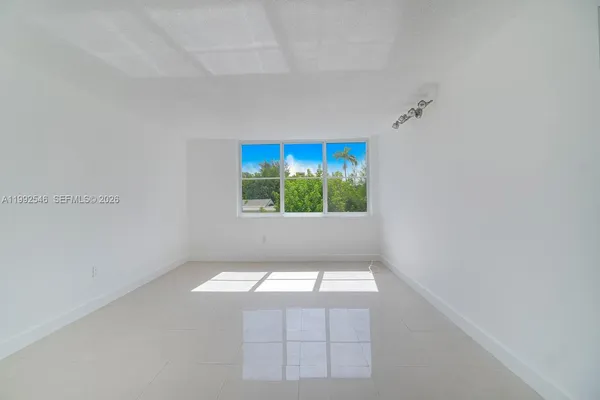 $2,400 | 1075 93rd Street, Unit 203, Bay Harbor Islands, FL 33154