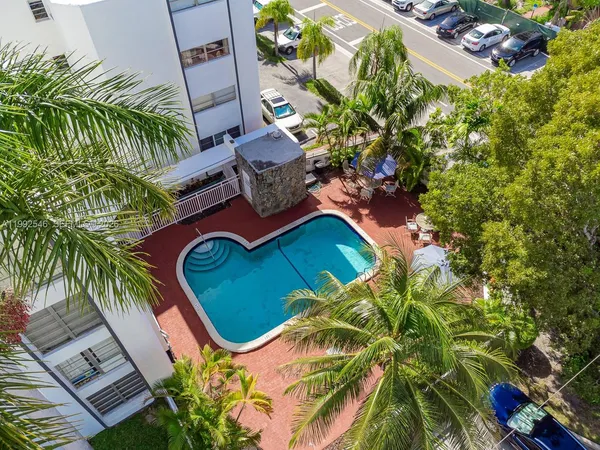 $2,400 | 1075 93rd Street, Unit 203, Bay Harbor Islands, FL 33154