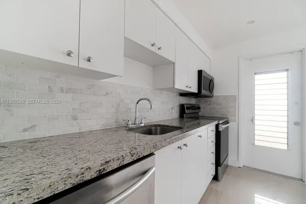 $2,400 | 1075 93rd Street, Unit 203, Bay Harbor Islands, FL 33154