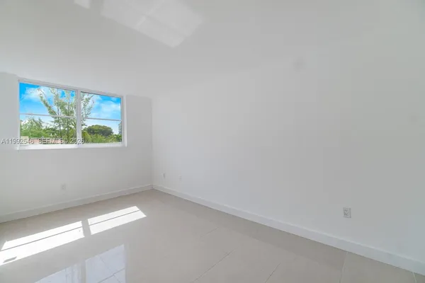 $2,400 | 1075 93rd Street, Unit 203, Bay Harbor Islands, FL 33154