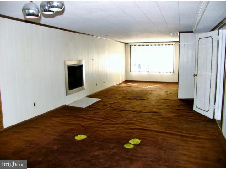 115 Thorndike Road Philadelphia, PA 19115 - Photo 11 of 24 Family Room