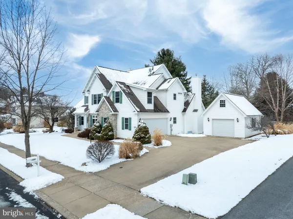 $780,000 | 125 Oak Pointe Circle, State College, PA 16801