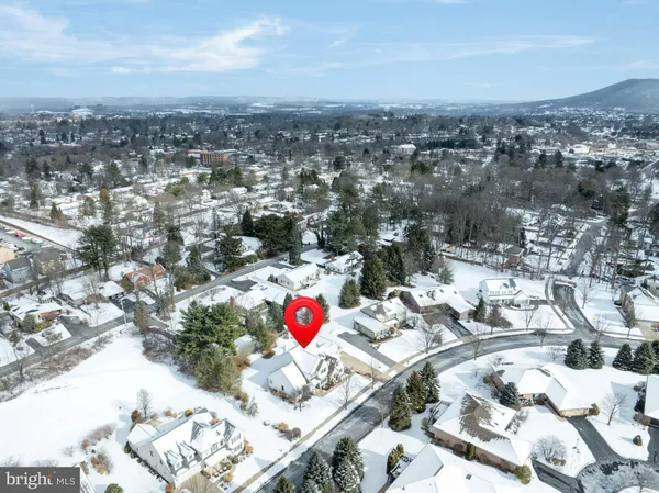 $780,000 | 125 Oak Pointe Circle, State College, PA 16801