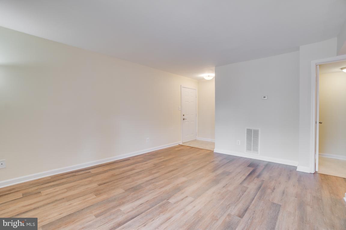 1706 Ascot Way, Unit B Reston, VA 20190 - Photo 3 of 36