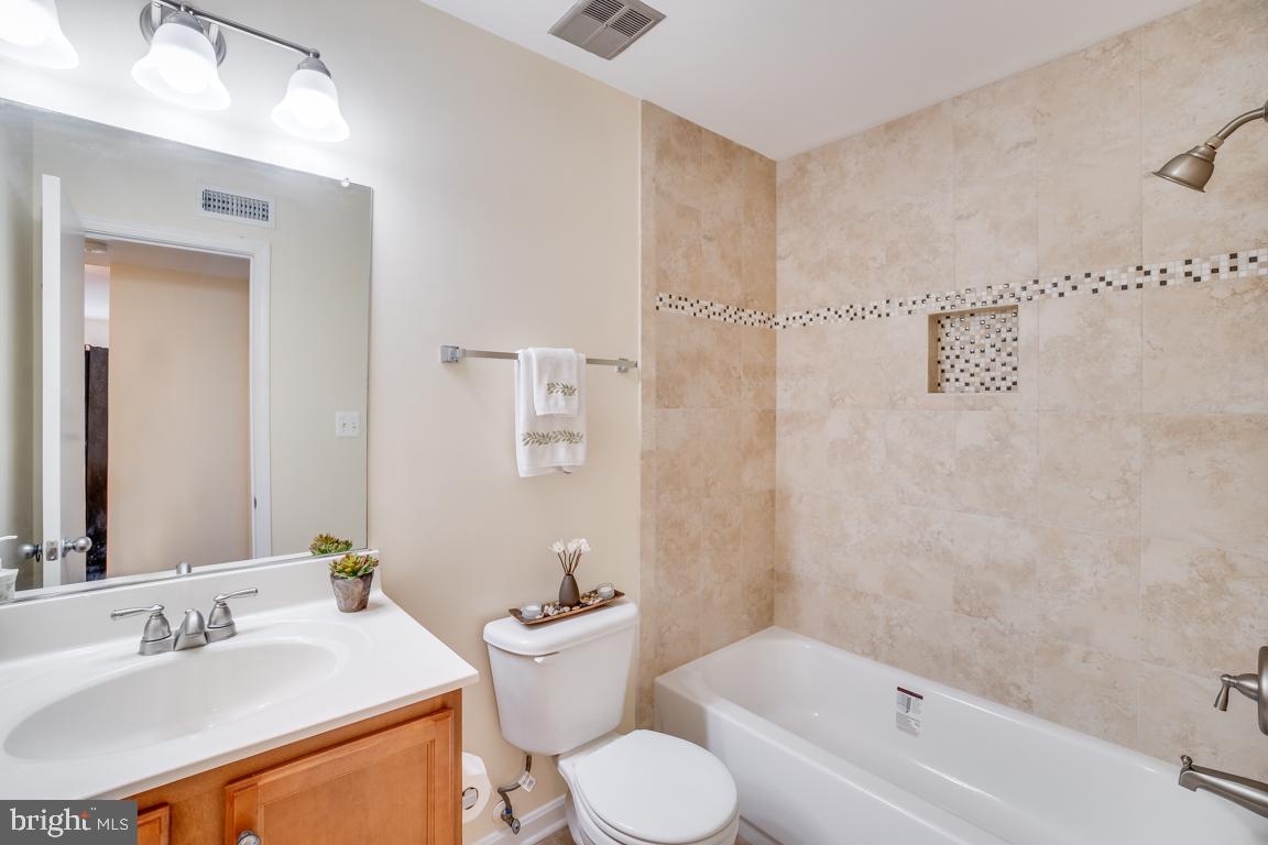 1706 Ascot Way, Unit B Reston, VA 20190 - Photo 7 of 36