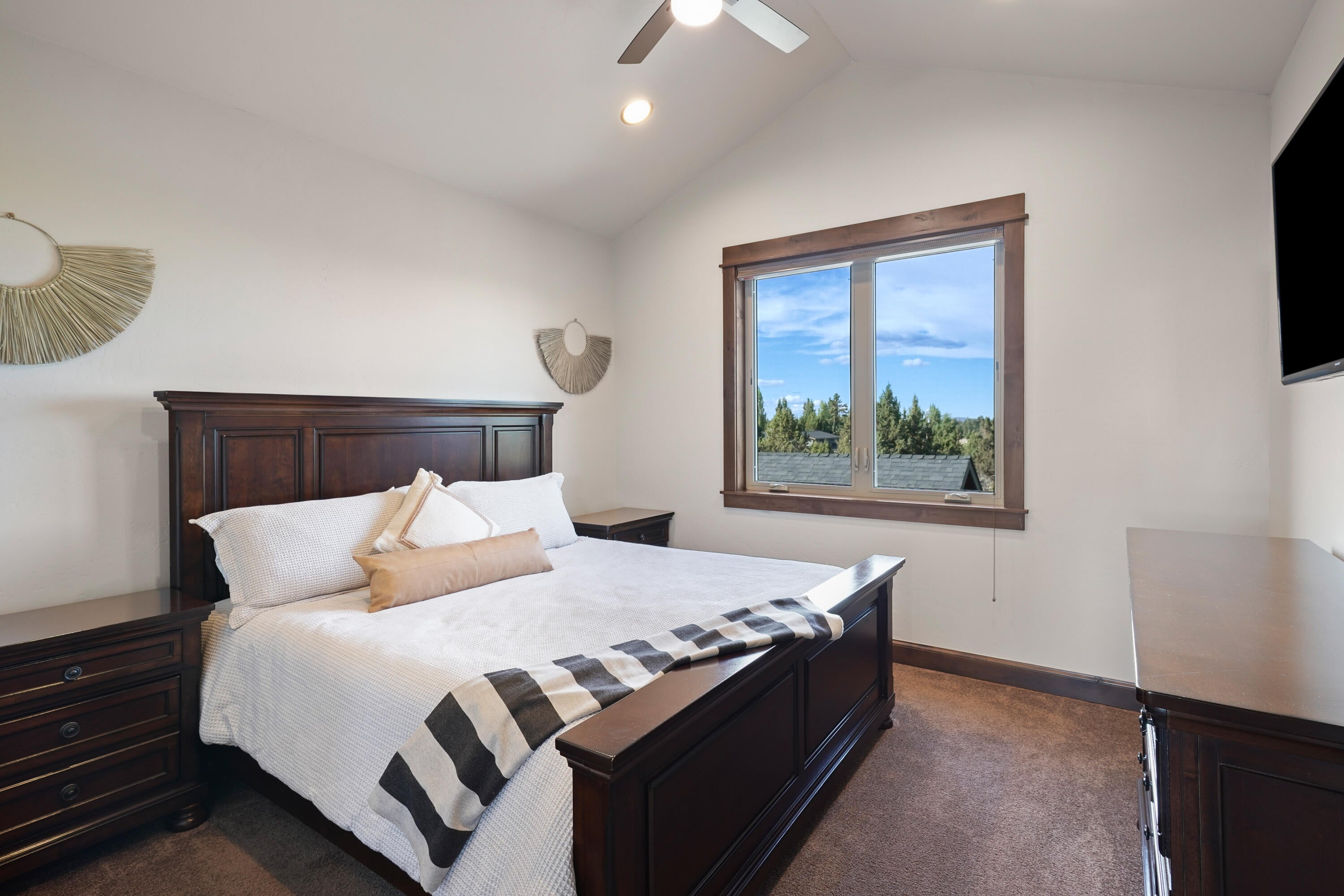 21230 Yeoman Road Bend, OR 97701 - Photo 33 of 57 DSC04251