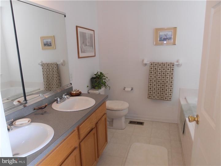 25 Paddock Road Marlton, NJ 08053 - Photo 15 of 22 Master Bathroom