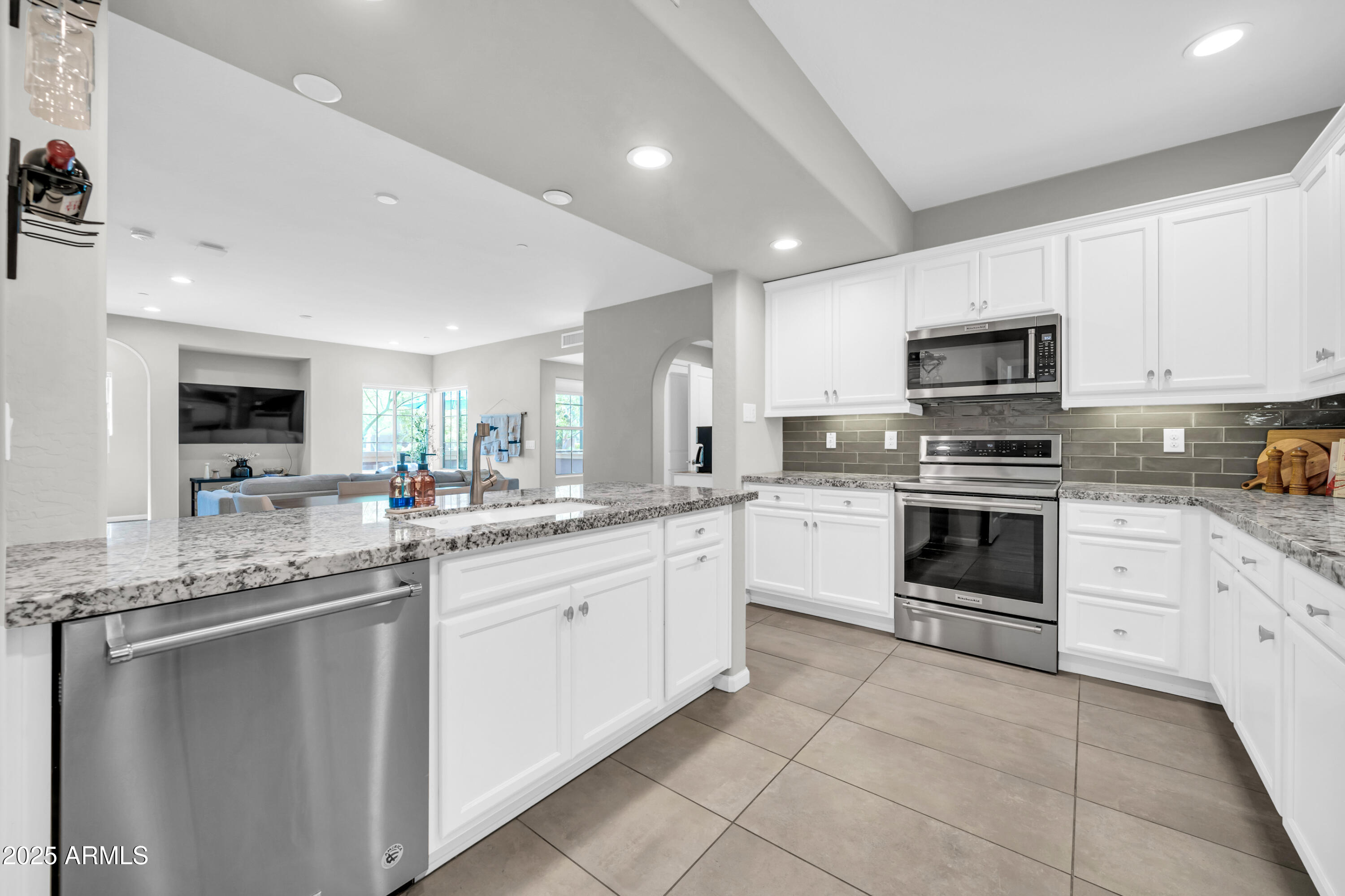 3935 East Rough Rider Road, Unit 1288 Phoenix, AZ 85050 - Photo 6 of 28 3935 E Rough Rider Rd 1288-15