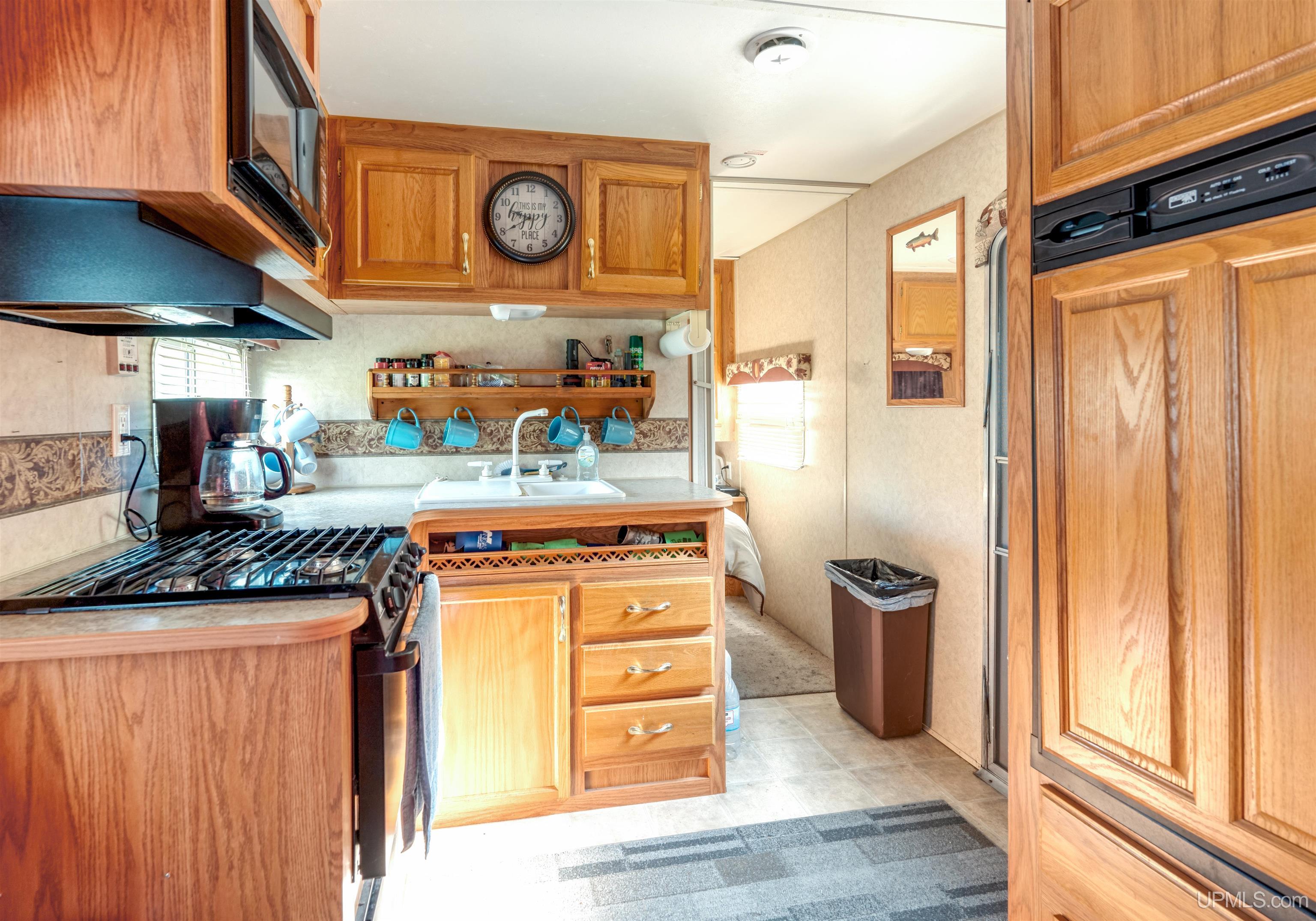 5037 Southside Road Manistique, MI 49854 - Photo 4 of 23 Gallery Image 4