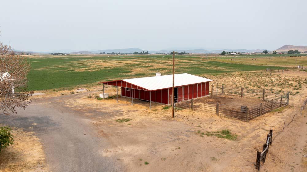13580 Springlake Road Klamath Falls, OR 97603 - Photo 49 of 63 13580SpringLakeRd.-55